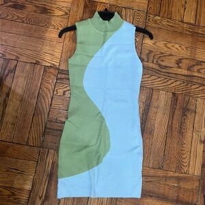Yin Yang Green and Blue Sleeveless Body-con Dress